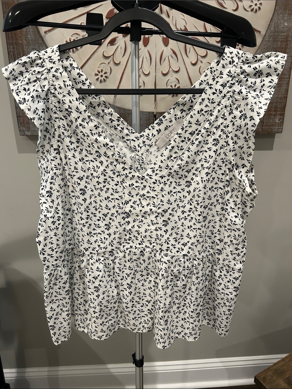 LOFT White V-Neck Peplum Top with Black Floral Print / Size Large